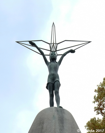 Memorial to Hiroshima Girl